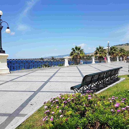 76 Avenue Suites Wi-Fi - Shuttle Reggio Calabria Exterior foto